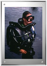 Suzie Dudas models the Nairne fully closed rebreather