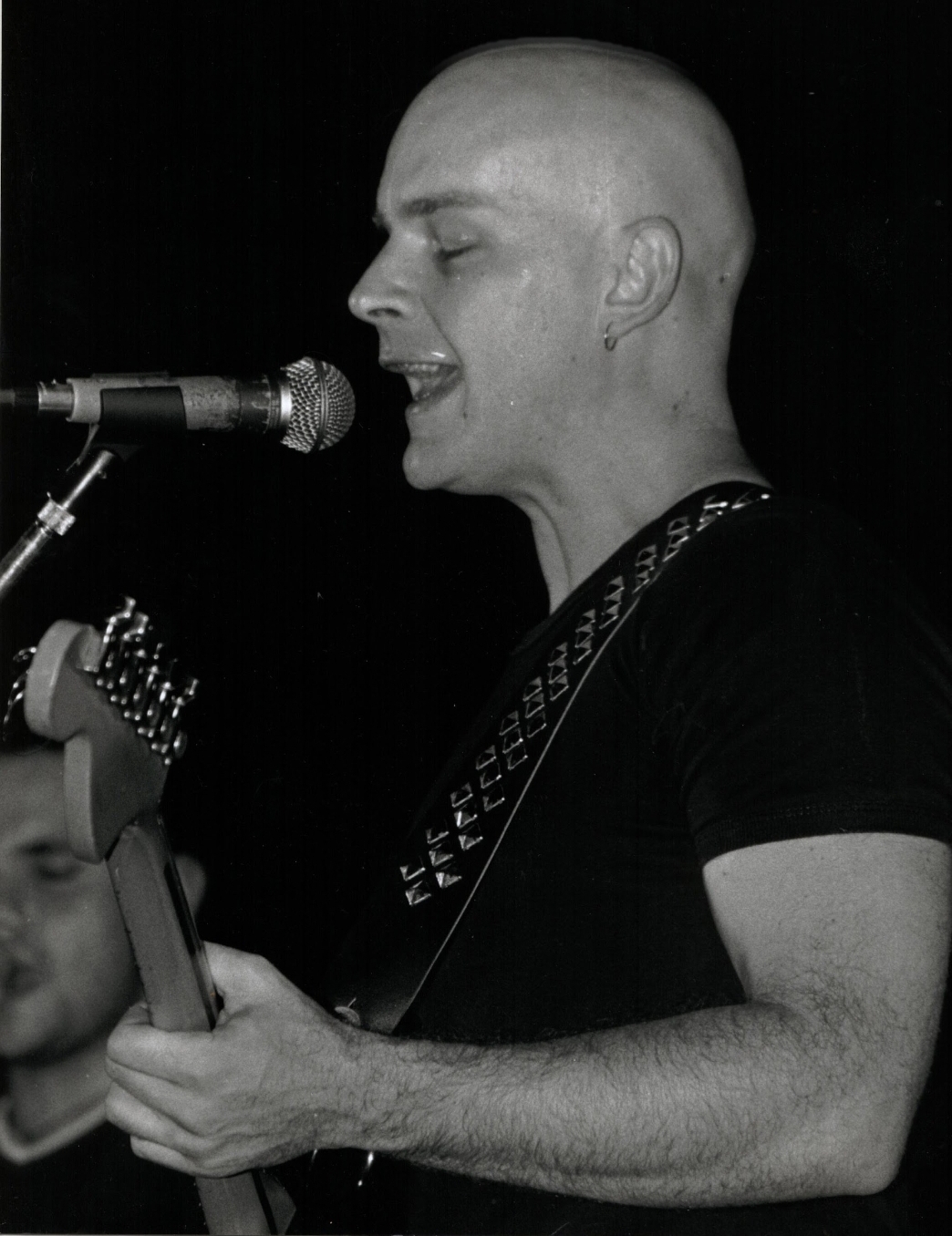 Original band Honeytung live guitar performance